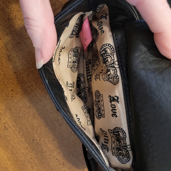 Juicy Couture Vintage Black Leather Wristlet With Gold Hardware - Picture 11 of 16